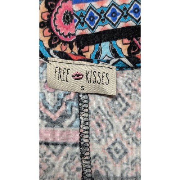 Free Kisses Tank Top Small Sleeveless Geometric Print Bow Back Cute - Picture 3 of 4